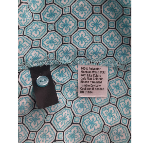 The Limited Women's Blue White Geometric Print Button Down Shirt Long Sleeve 2X - Picture 6 of 16